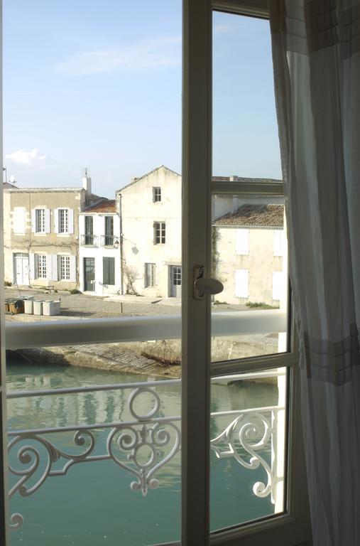 Le Corps De Garde Bed & Breakfast Saint-Martin-de-Re ภายนอก รูปภาพ
