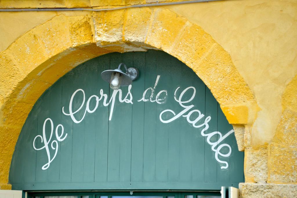 Le Corps De Garde Bed & Breakfast Saint-Martin-de-Re ภายนอก รูปภาพ