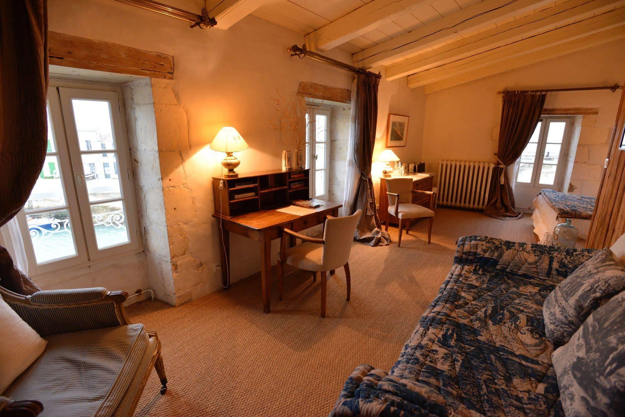 Le Corps De Garde Bed & Breakfast Saint-Martin-de-Re ภายนอก รูปภาพ