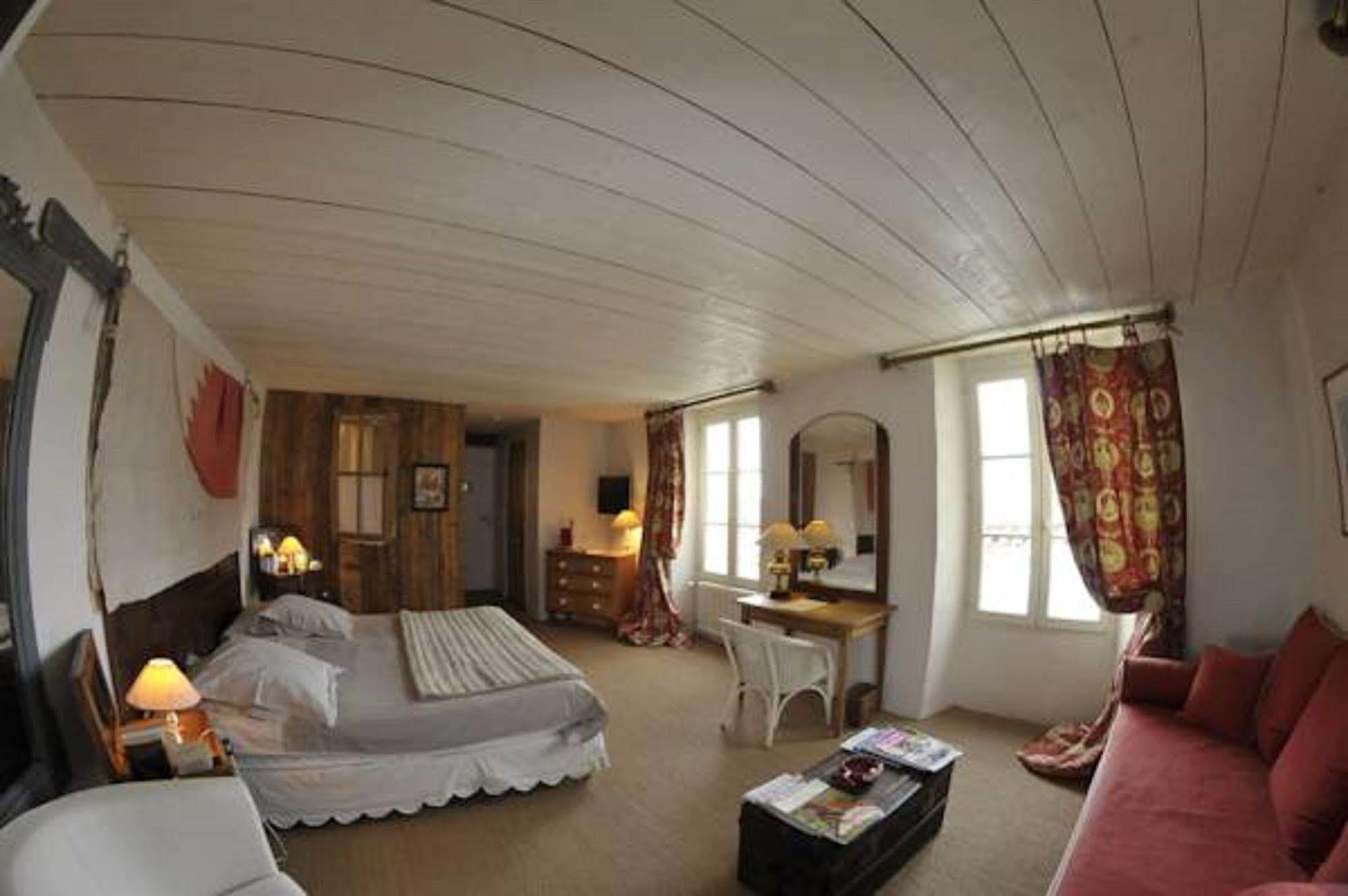 Le Corps De Garde Bed & Breakfast Saint-Martin-de-Re ภายนอก รูปภาพ