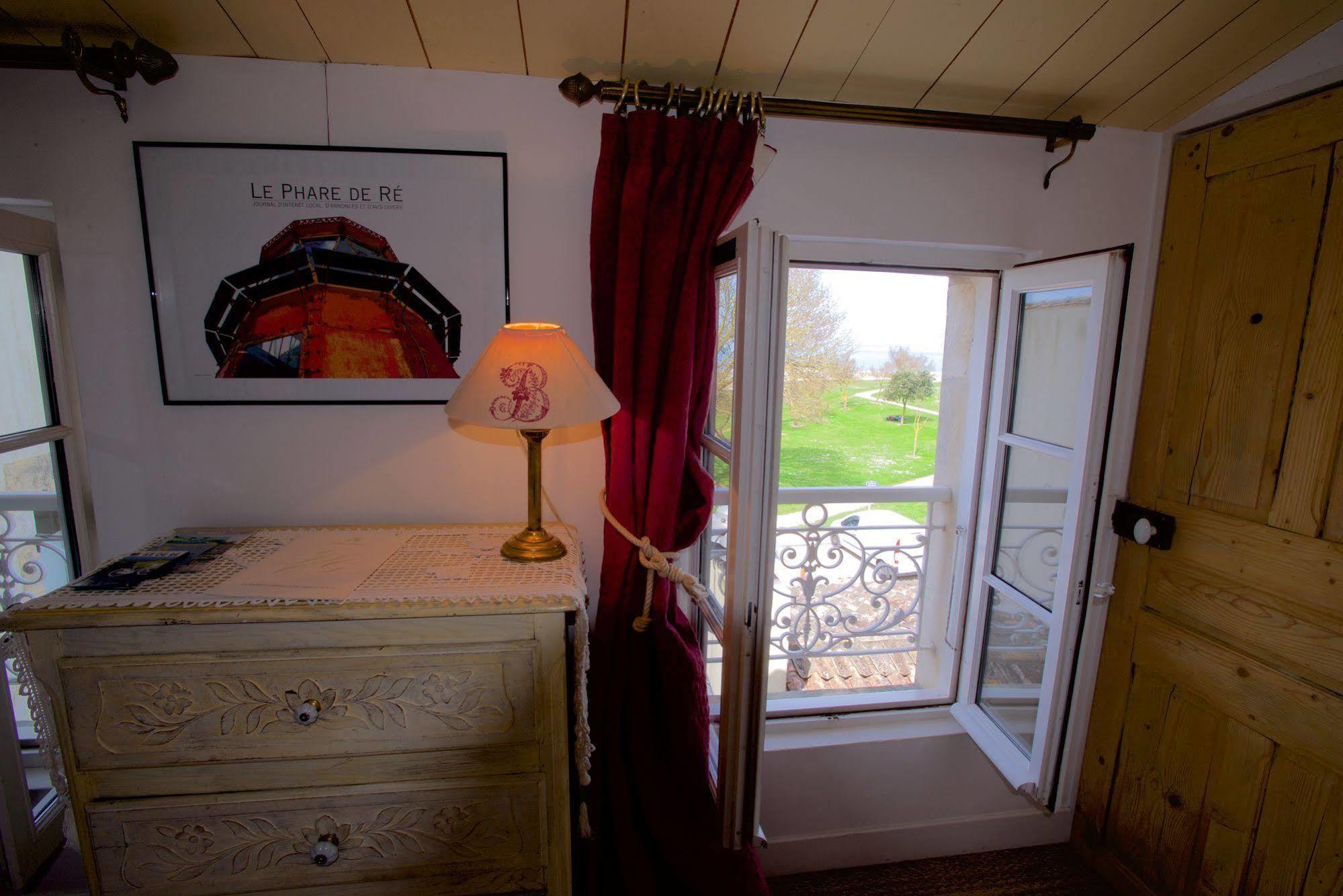 Le Corps De Garde Bed & Breakfast Saint-Martin-de-Re ภายนอก รูปภาพ