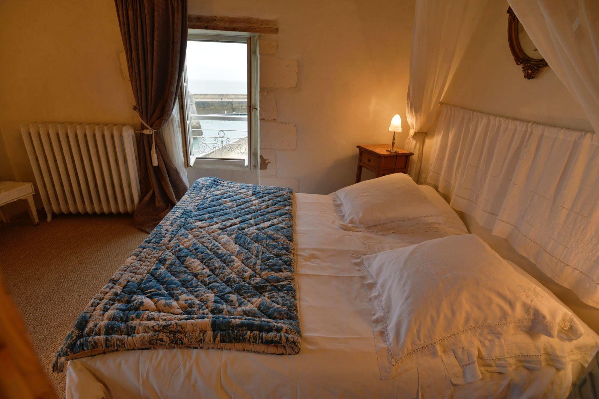 Le Corps De Garde Bed & Breakfast Saint-Martin-de-Re ภายนอก รูปภาพ